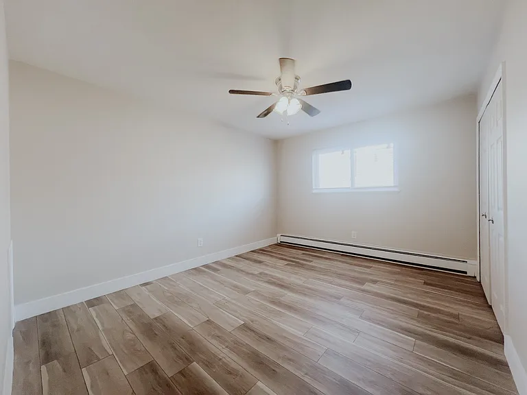 Emerald Village Apartments — Photo 9