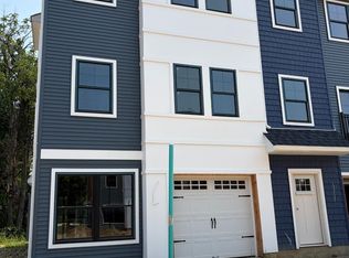 33 Bonus Ct, Sayreville, NJ 08872