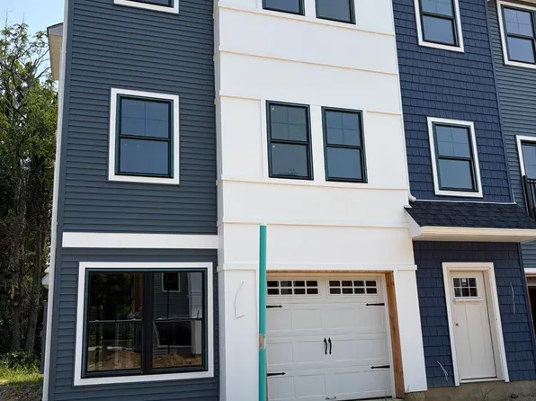 25 Bonus Ct, Sayreville, NJ 08872
