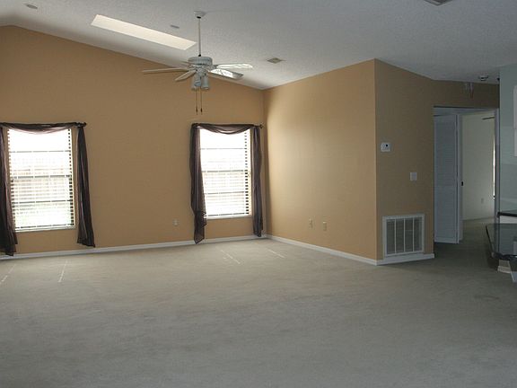 2nd image of 12044 Stone Crossing Cir