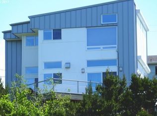 625 Tichenor St, Port Orford, OR 97465