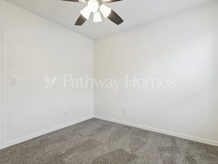 207 W Latona Rd — Photo 18