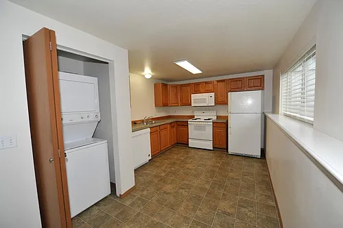 2008 N Catherine St Photo 1