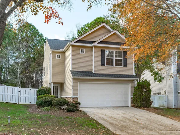 201 Adefield Ln, Holly Springs, NC 27540