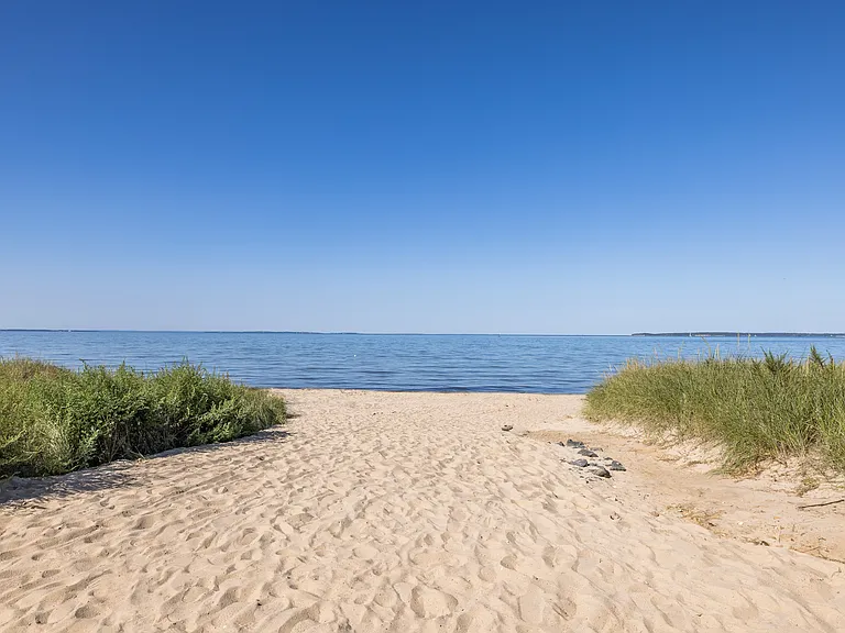 77 Three Mile Harbor Dr — Photo 17