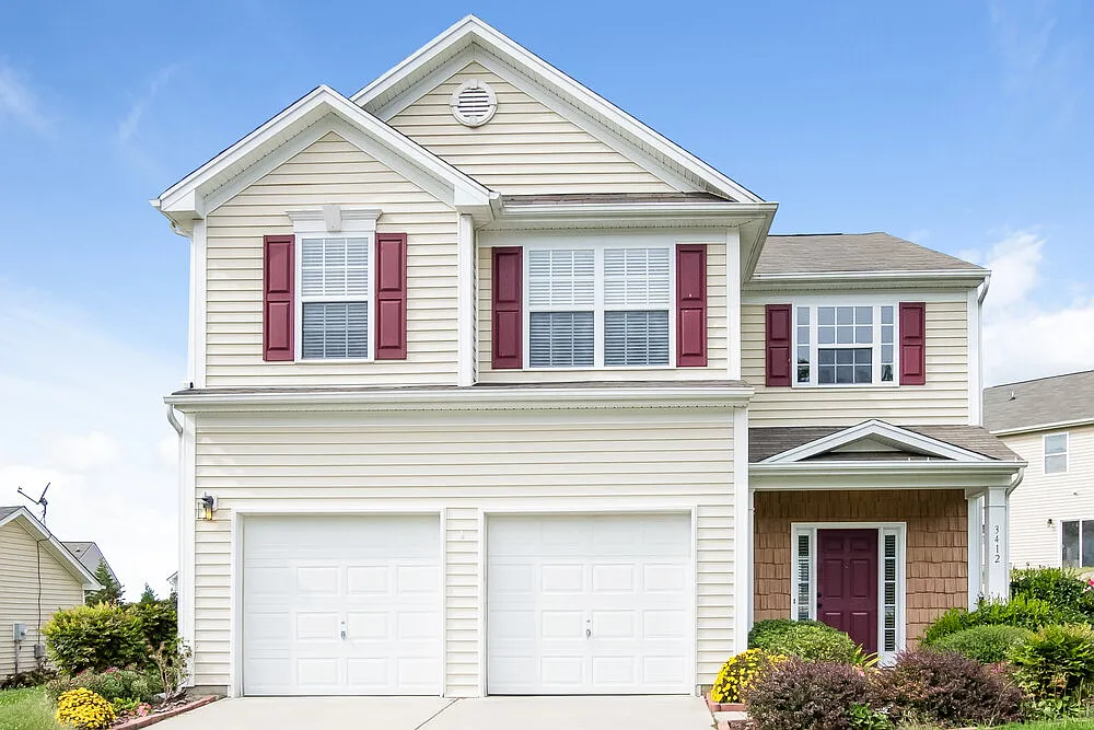 4 bed, 2.5 bath, 1926 sqft, $2,380 — Photo 1