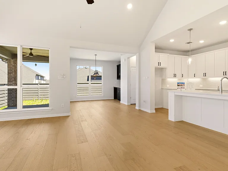 549 Cedarwood St — Photo 11