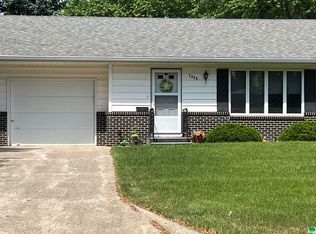 1333 1st Ave SE, Sioux Center, IA 51250