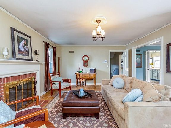 4th image of 217 Hadley Ave