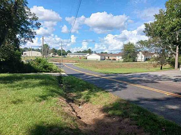5th image of 107 Archdale Dr
