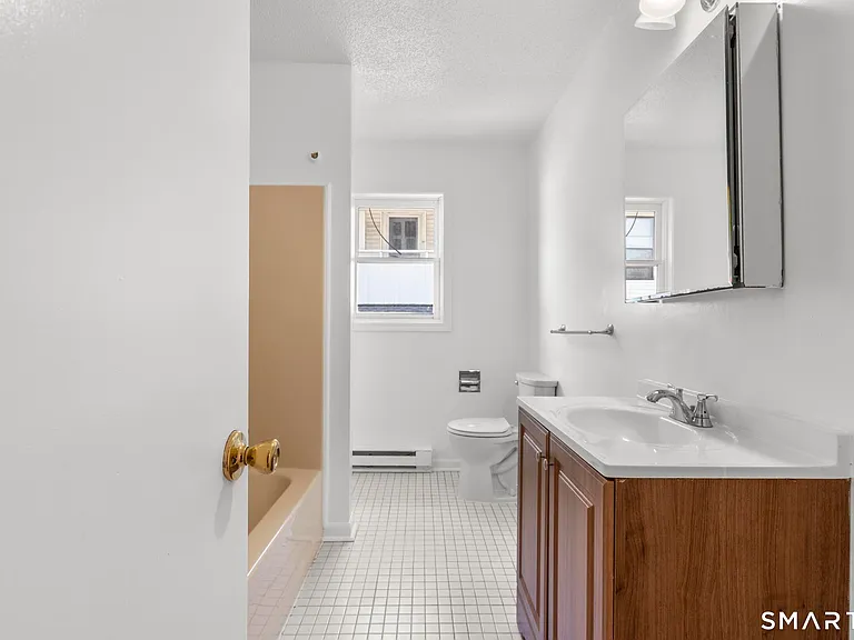 100 Meriden Rd #A — Photo 11