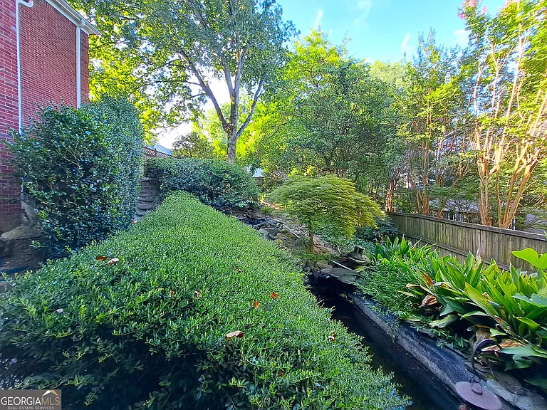 2242 Lenox Walk NE — Photo 75