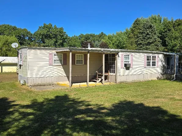 69766 Shar Sue Dr, Hartford, MI 49057