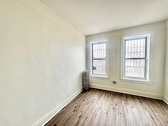 4th image of 2836 W 35th St Floor 2