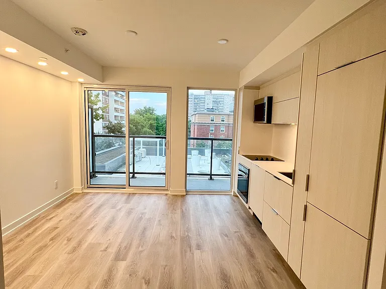 370 Martha St #311 — Photo 12