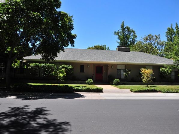 802 Center Dr
