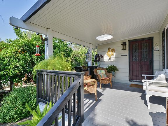 4th image of 270 Stonebrook Dr