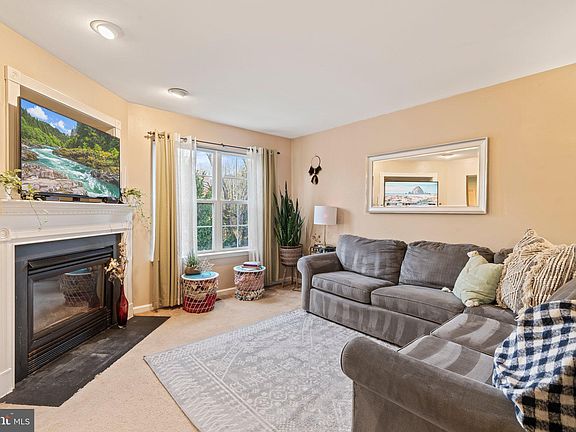 4th image of 39 Tattersall Dr