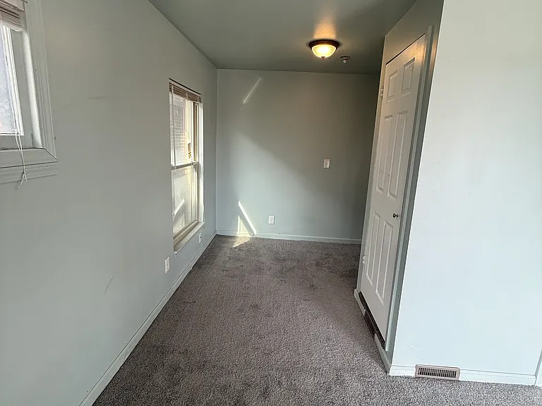1308 Hanford Ave — Photo 23