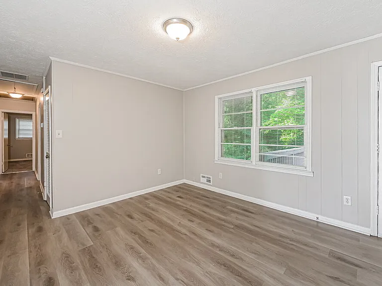 355 Arcadia Pl — Photo 5