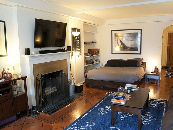 2nd image of 140 E 28th St APT 6C