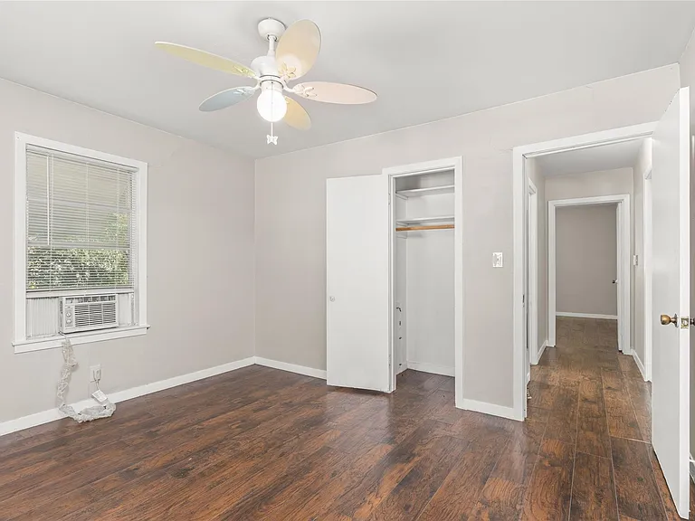 1205 Ewing St — Photo 7