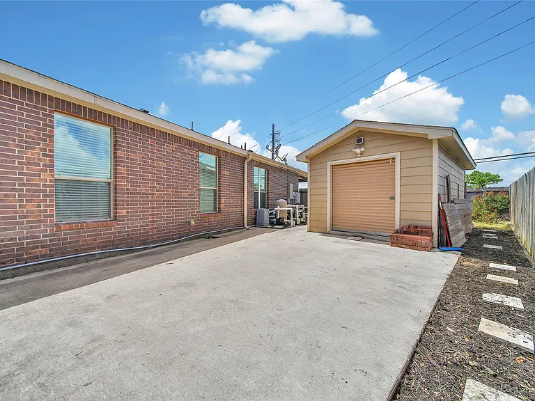 3143 S Royce Cir — Photo 38