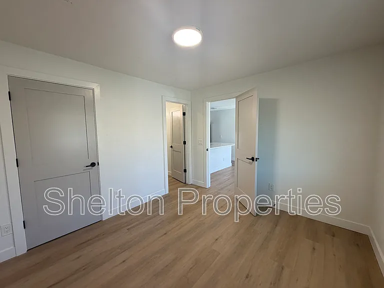 614 N 10th Ave #B — Photo 10