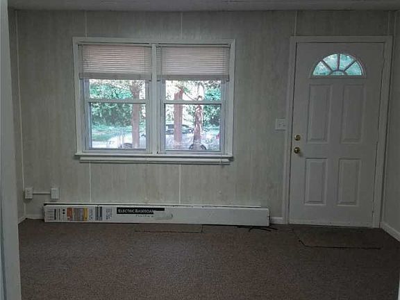4th image of 114 Webster Ave