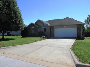 872 S Jester Ave, Springfield, MO 65802