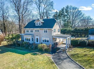 72 Greenlawn Rd, Huntington, NY 11743
