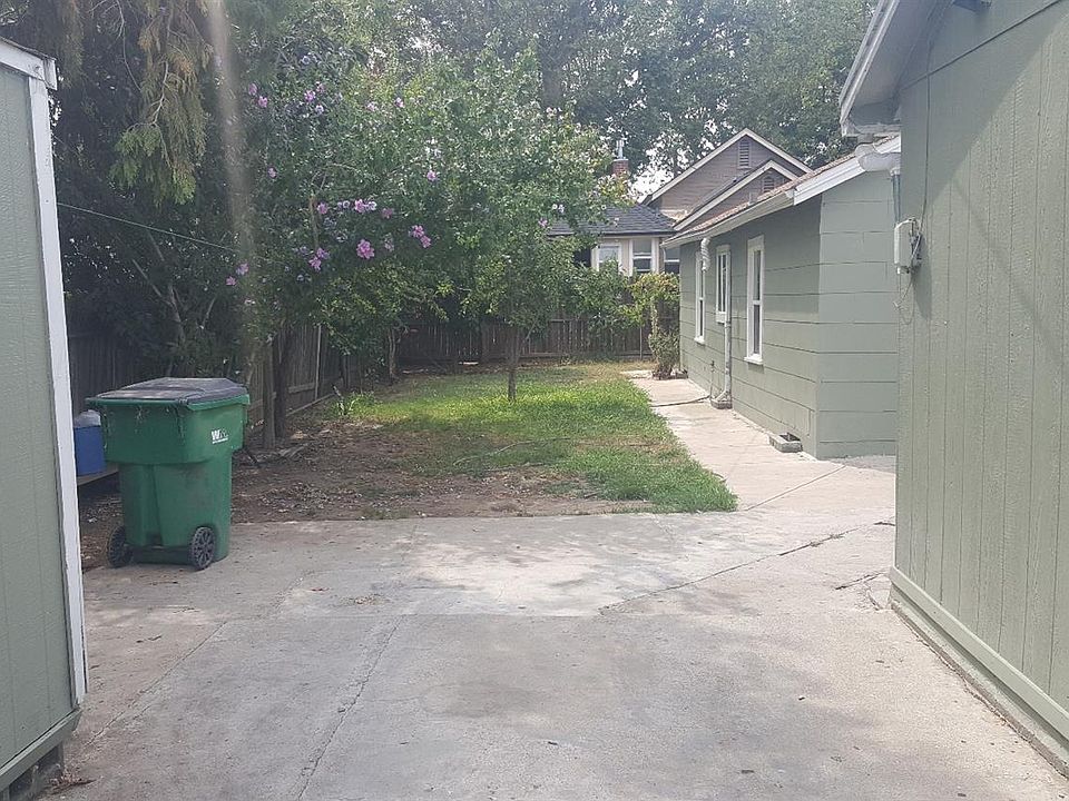 1st image of 1/2-428 N School St