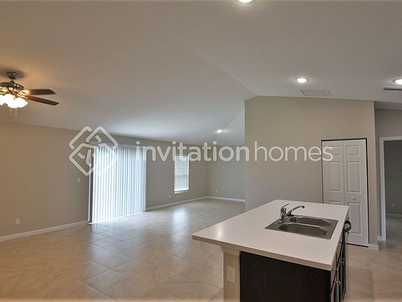 3rd image of 1305 SW Gastador Ave