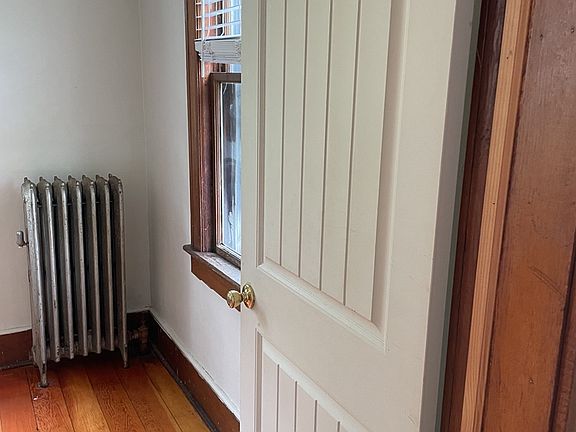 5th image of 623 Main St #623