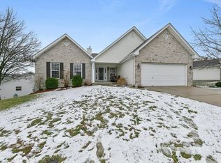 5957 Cardinal Creek Dr, Saint Louis, MO 63129