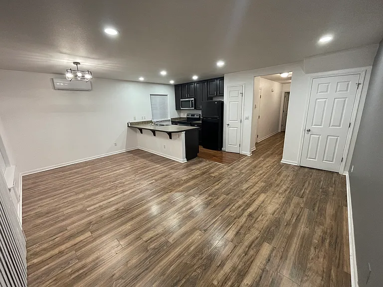 9907 Farwest Dr SW — Photo 8