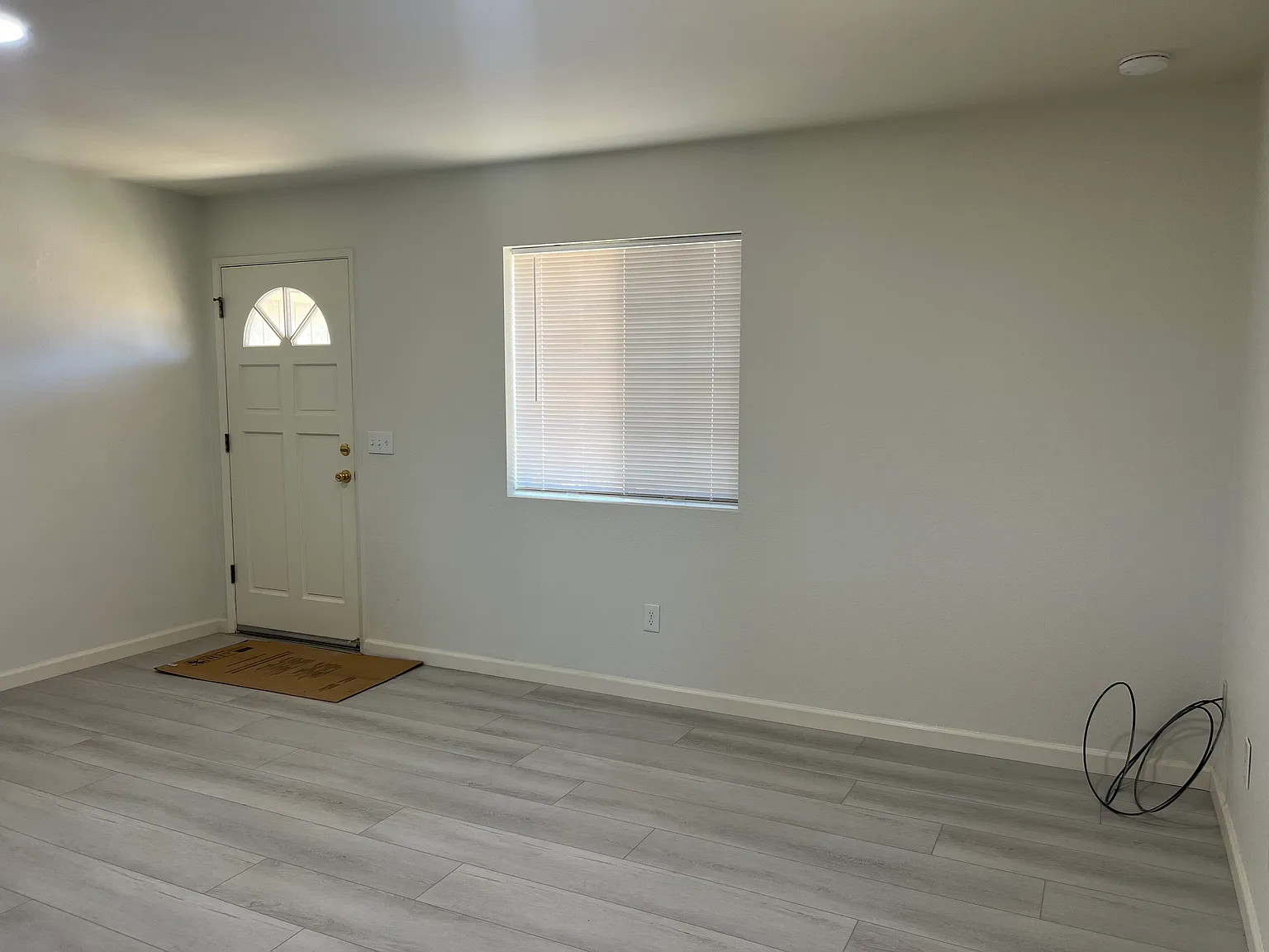 3 bed, 991 sqft, $1,850 — Photo 2