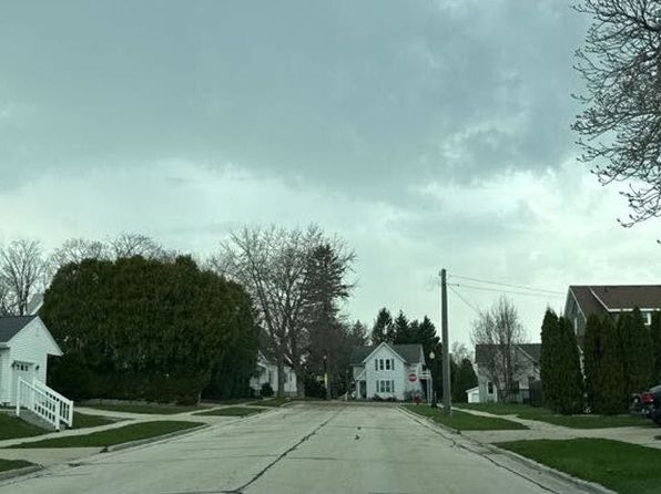 151 Guilford St, Sheboygan Falls, WI 53085