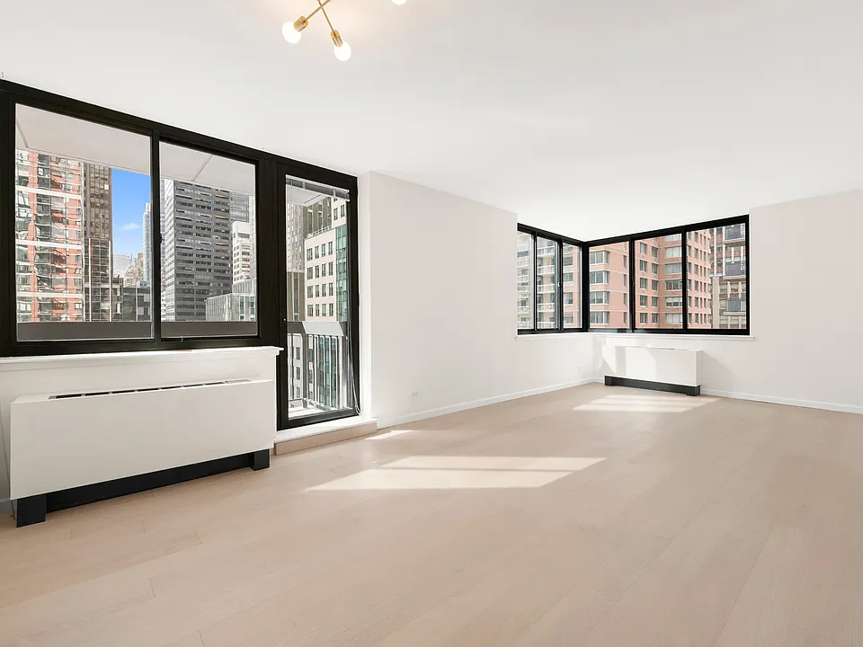 250 E 40th St #11B