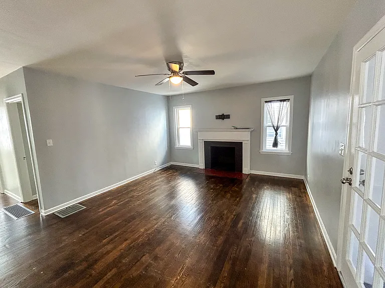 5846 N Keystone Ave — Photo 6