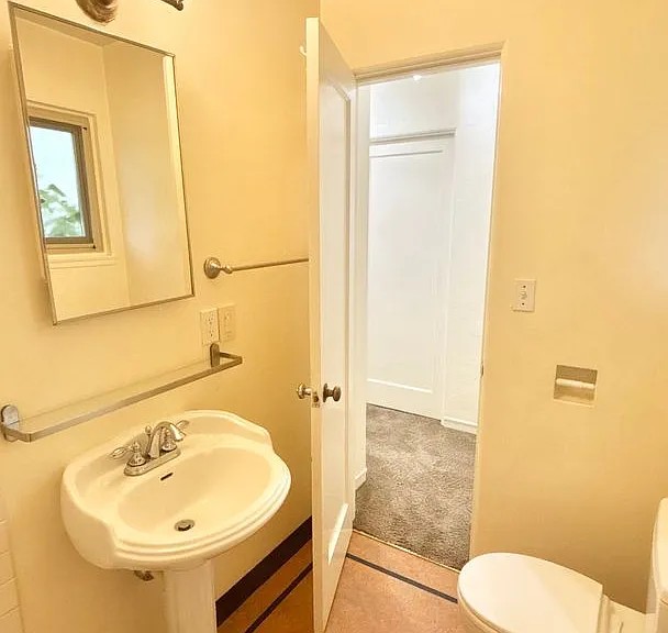N0131 - Claremont Apartments — Photo 17