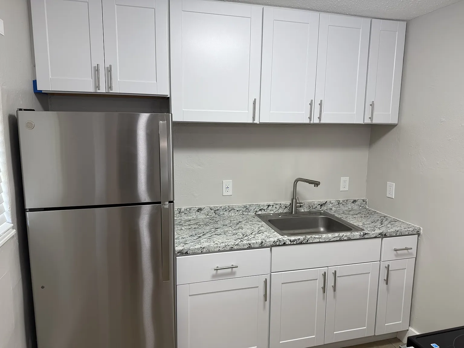 1331 Holly Heights Dr - 1 — Photo 2