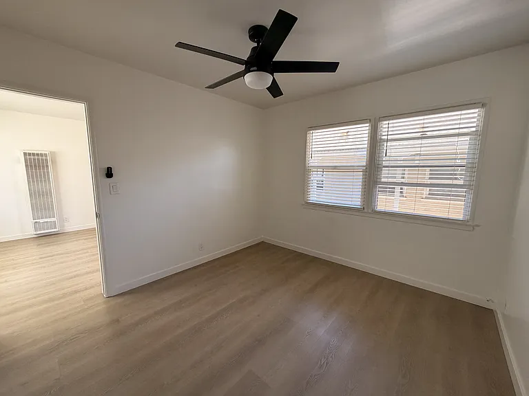 1210 Michigan Ave — Photo 15