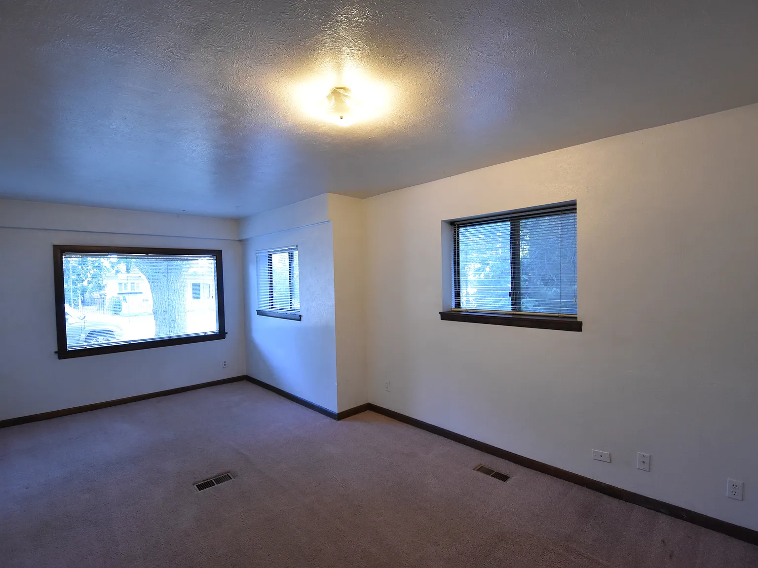 2 bed, 700 sqft, $2,310 — Photo 2