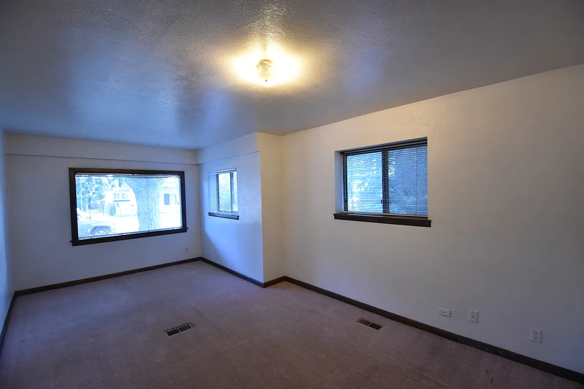 Building Photo - 2230 Walnut St #1