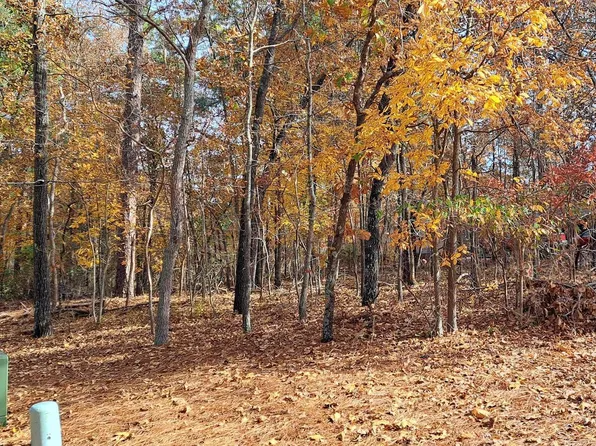 140 Shady Wood Court, West End, NC 27376