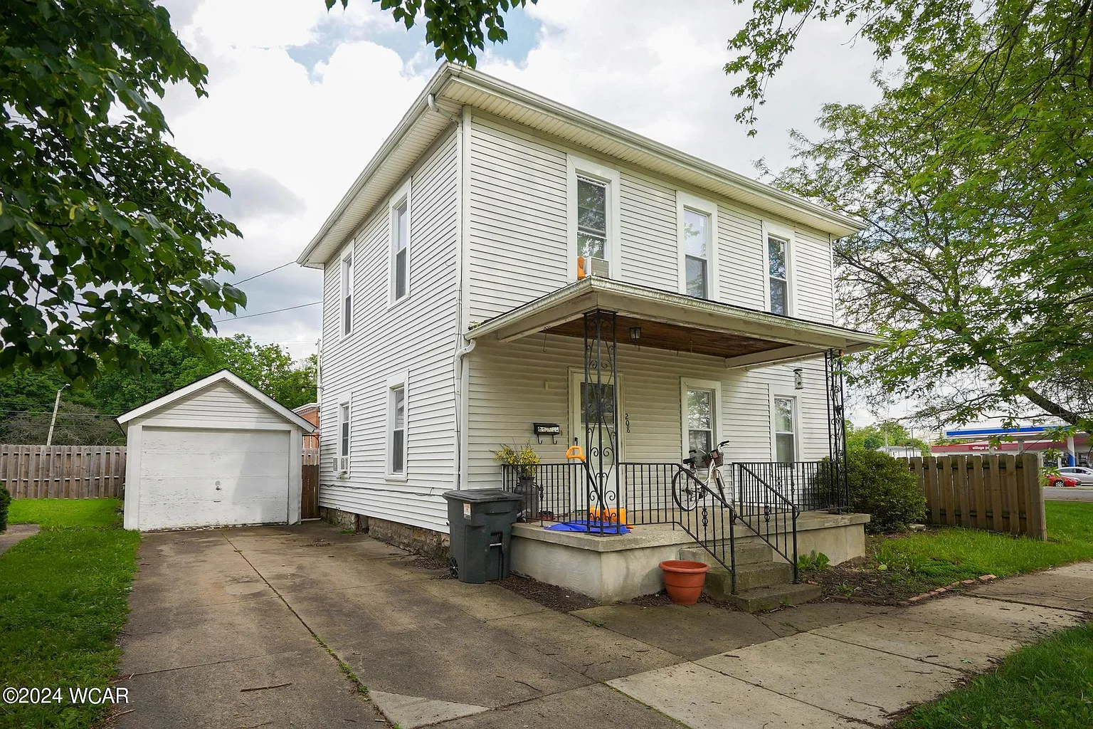 208 N Madriver St photo 1