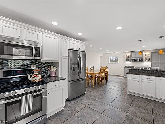 3rd image of 12440 Harold Dr