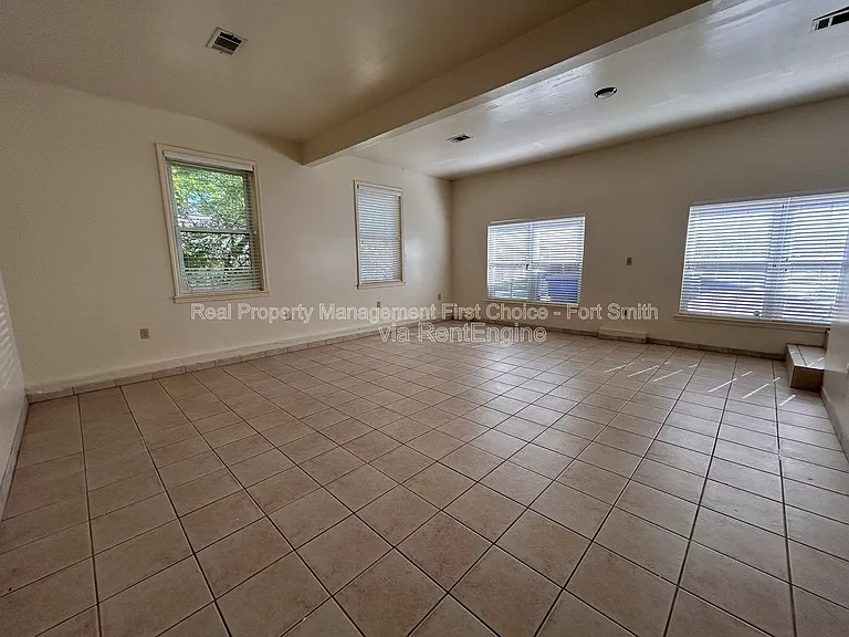 1306 S 41st St — Photo 15