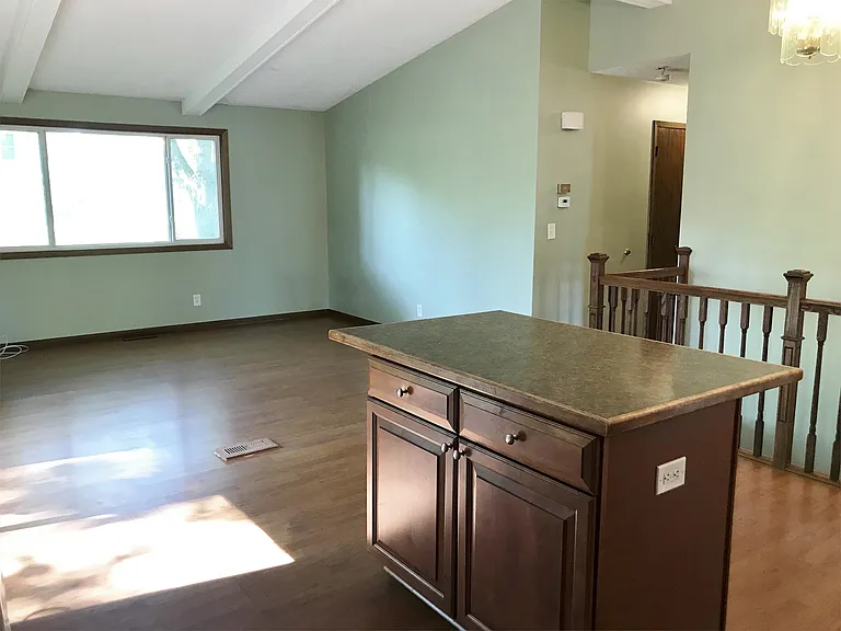 17399 Barberry Cir — Photo 4